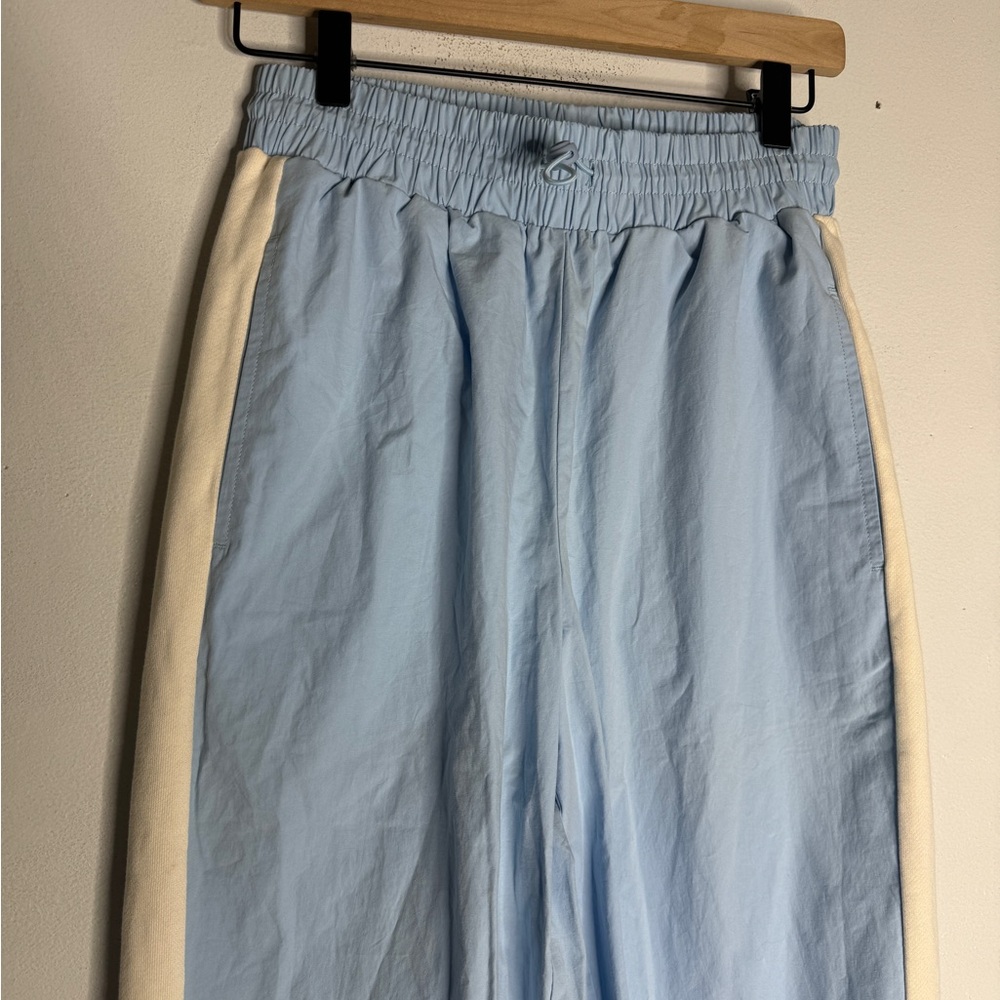Fabletics Norah Track Pant Baby Blue Small CP - Picture 3 of 5